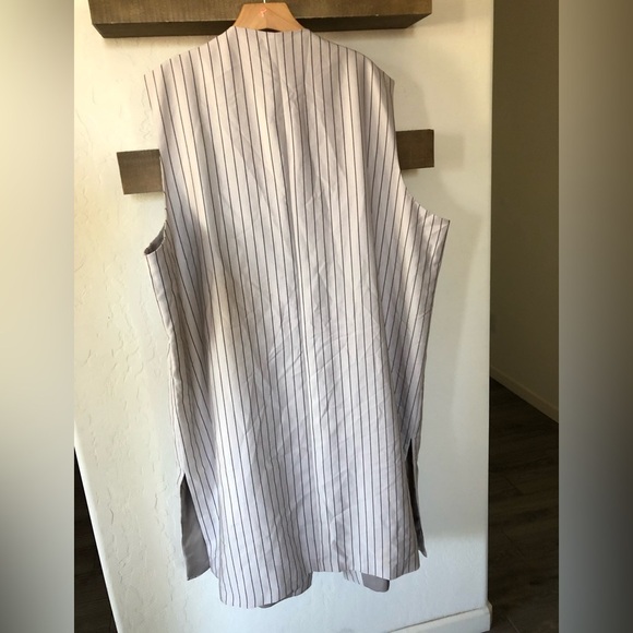 Vittorio St. Angelo|Gray pinstripe long line blazer vest, sleeveless•••Plus size - Picture 2 of 11